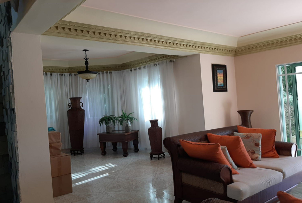 Villa en Juan Dolio Vista al Campo de Golf en Metro Country Club
