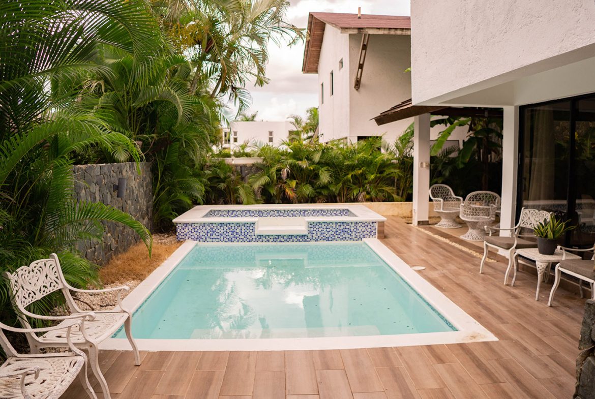 Villa de Estilo Clásico en Metro Country Club Juan Dolio
