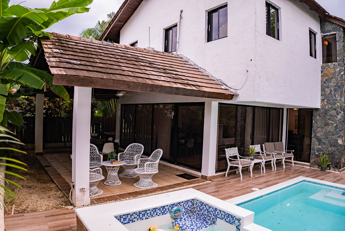 Villa de Estilo Clásico en Metro Country Club Juan Dolio