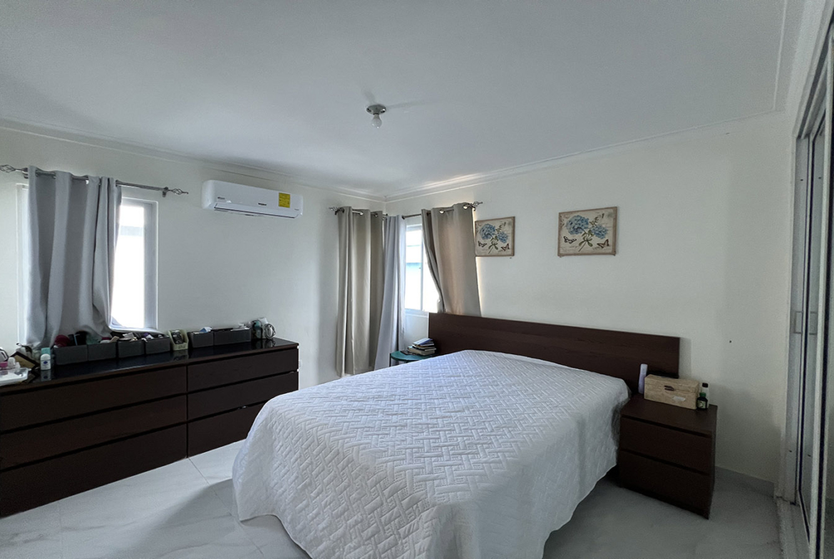 PENTHOUSE CON ESTUDIO INDEPENDIENTE LAS CAYENAS AUT. SAN ISIDRO