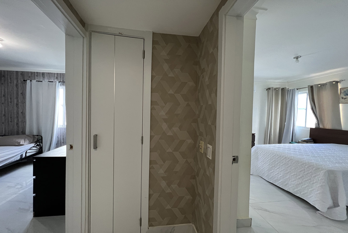 PENTHOUSE CON ESTUDIO INDEPENDIENTE LAS CAYENAS AUT. SAN ISIDRO