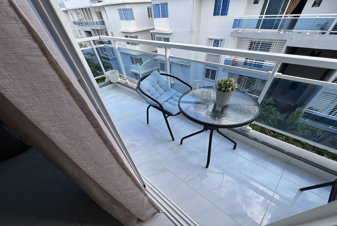 PENTHOUSE CON ESTUDIO INDEPENDIENTE LAS CAYENAS AUT. SAN ISIDRO