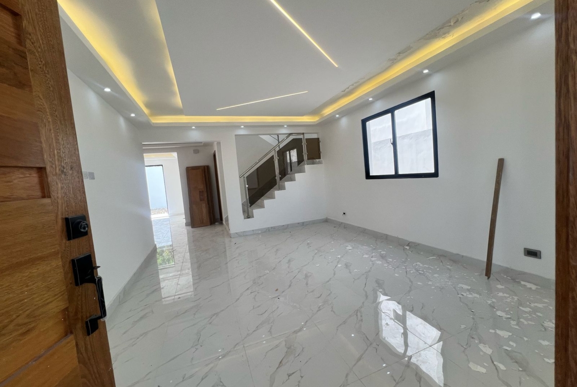 Venta casa Nueva y Moderna en Prado Oriental Santo Domingo Este
