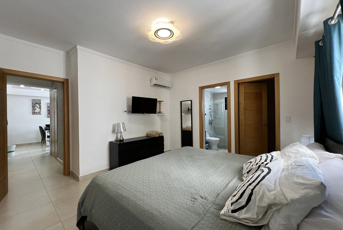 Evaristo Morales; Apartamento Amueblado en Venta Torre Con Amenidades