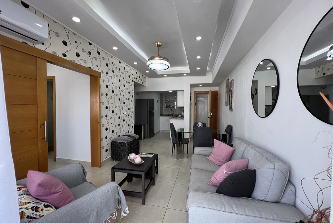 Evaristo Morales; Apartamento Amueblado en Venta Torre Con Amenidades