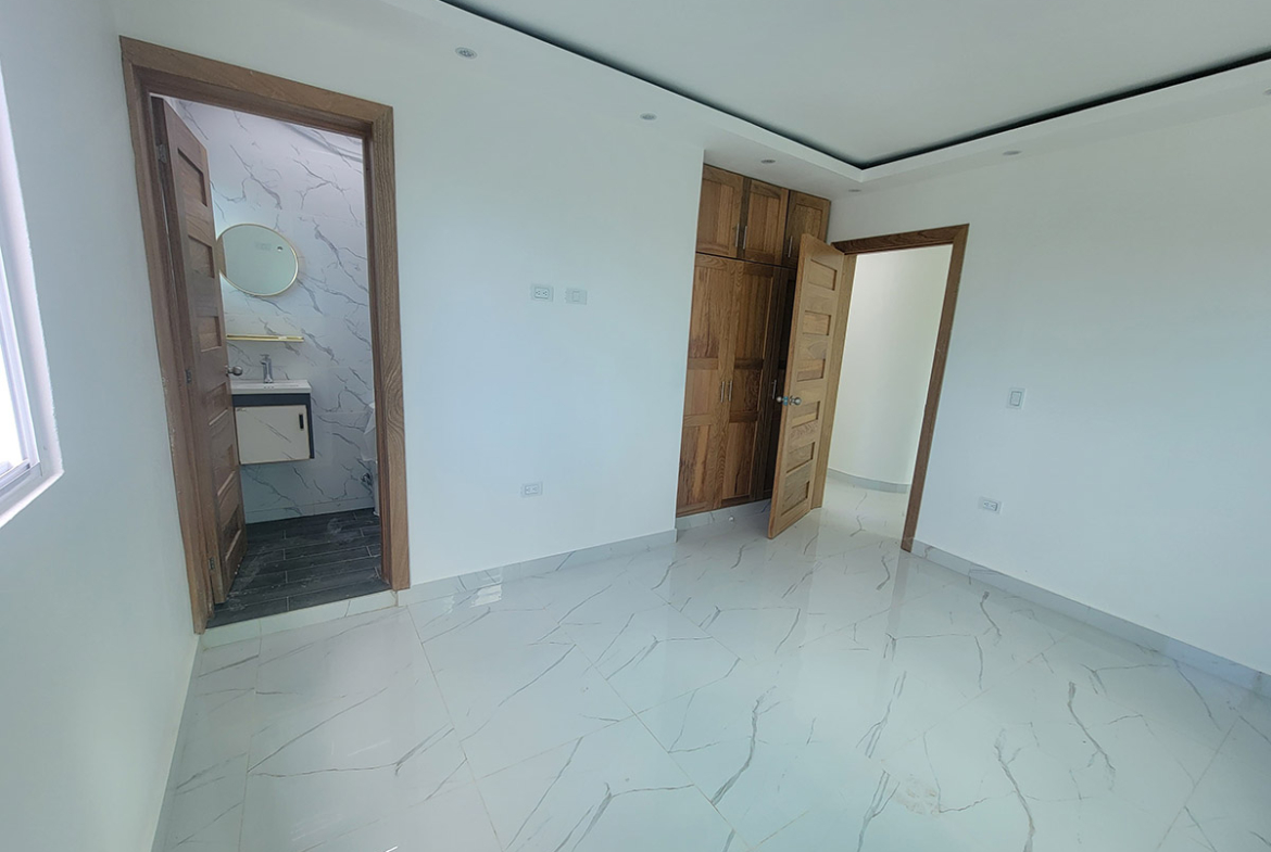 Casa Nueva y Lujosa en Prado Oriental Próximo a la Av. Ecólogica