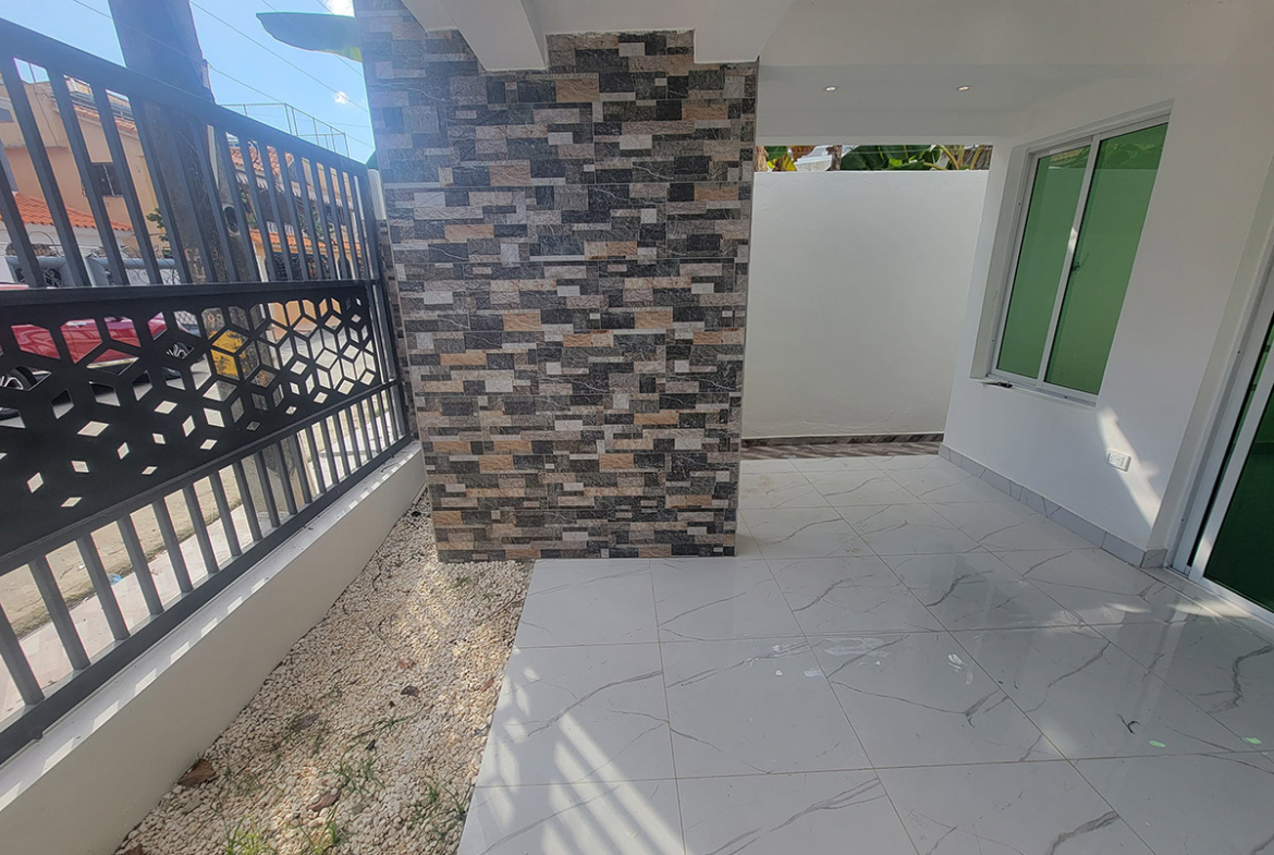 Casa Nueva y Lujosa en Prado Oriental Próximo a la Av. Ecólogica