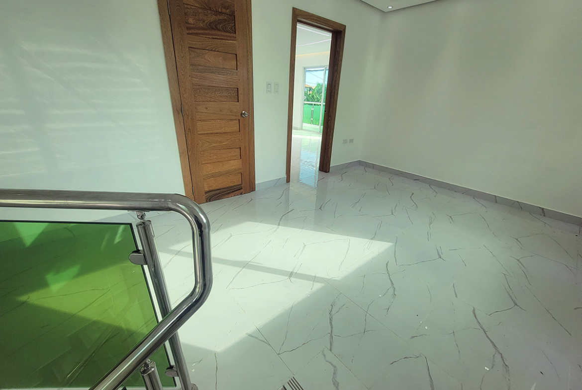 Casa Nueva y Lujosa en Prado Oriental Próximo a la Av. Ecólogica