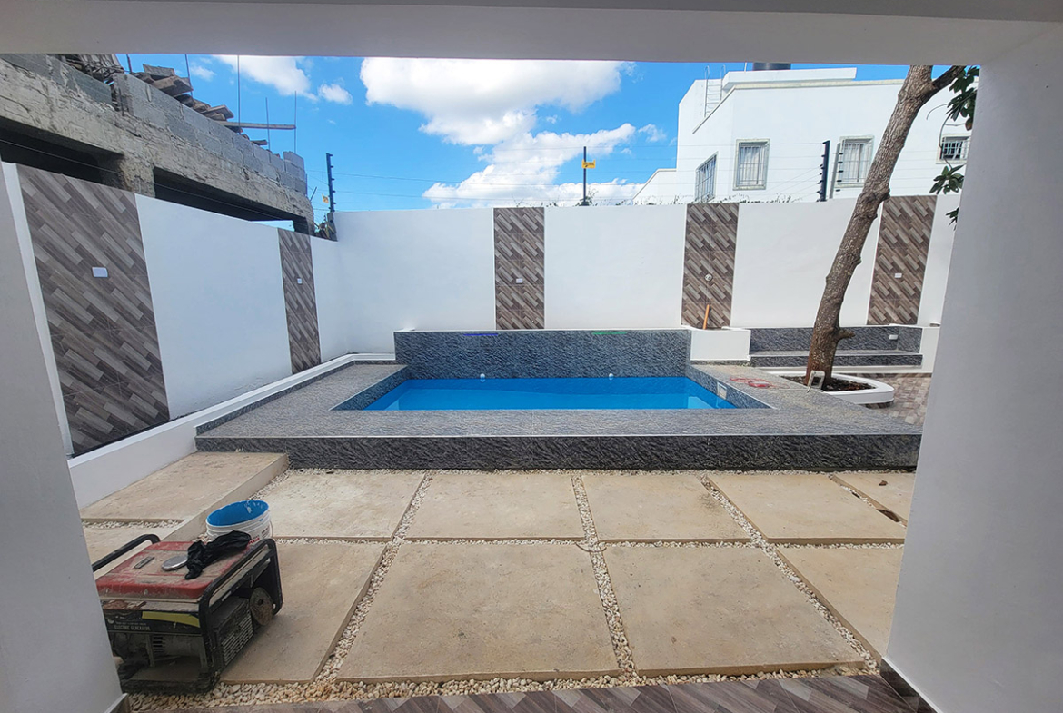 Casa Nueva y Lujosa en Prado Oriental Próximo a la Av. Ecólogica