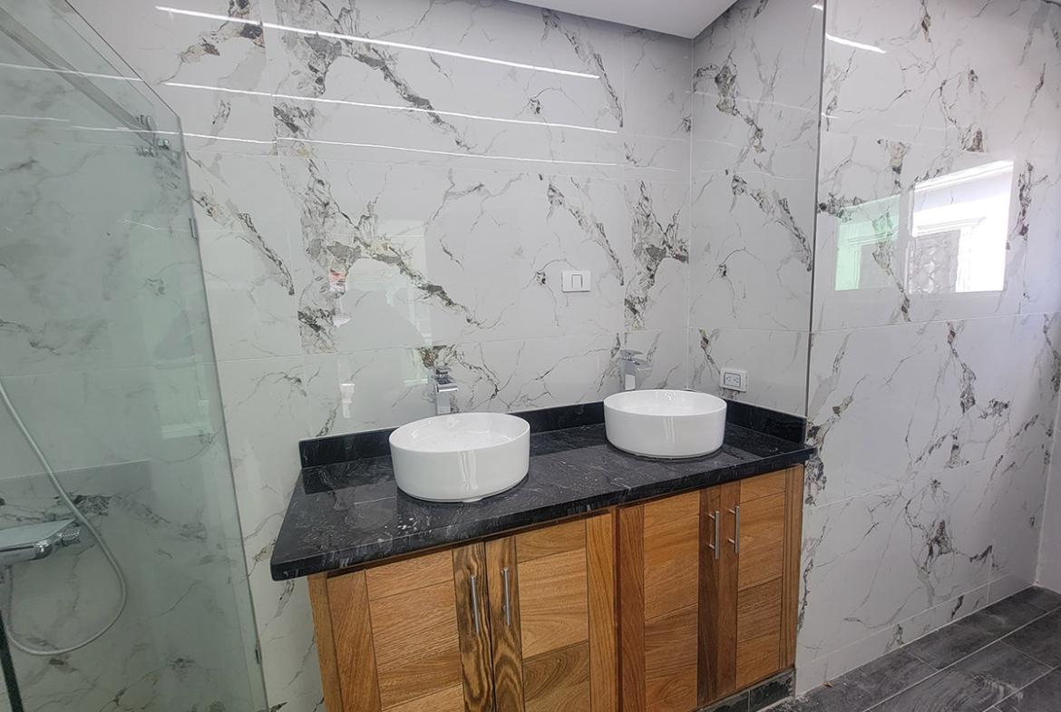 Casa Nueva y Lujosa en Prado Oriental Próximo a la Av. Ecólogica
