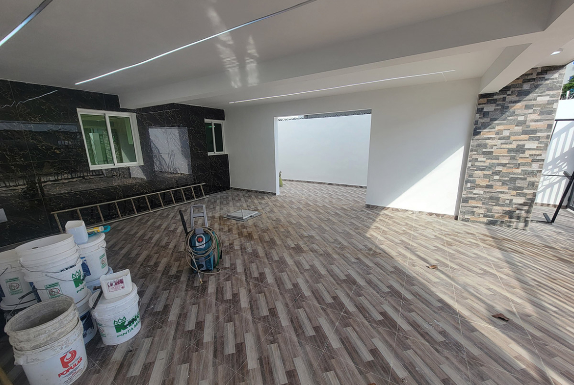 Casa Nueva y Lujosa en Prado Oriental Próximo a la Av. Ecólogica