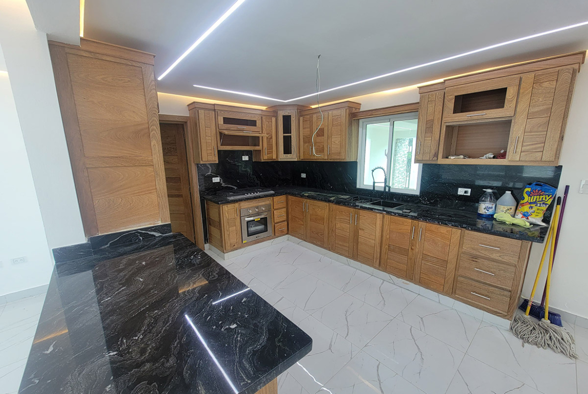 Casa Nueva y Lujosa en Prado Oriental Próximo a la Av. Ecólogica