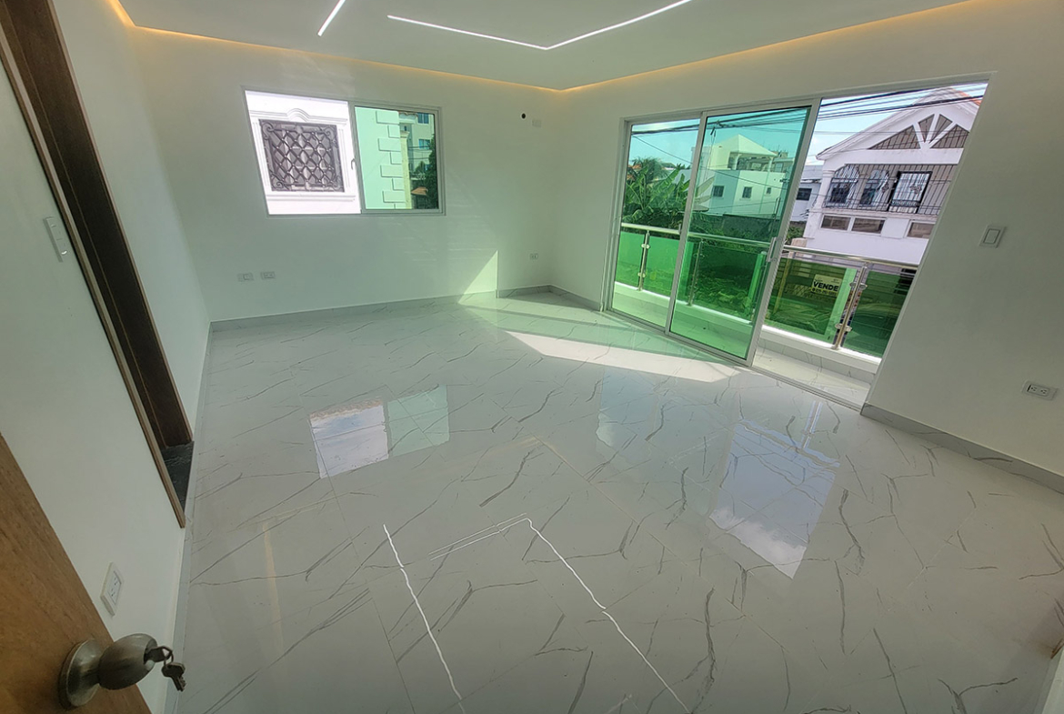 Casa Nueva y Lujosa en Prado Oriental Próximo a la Av. Ecólogica