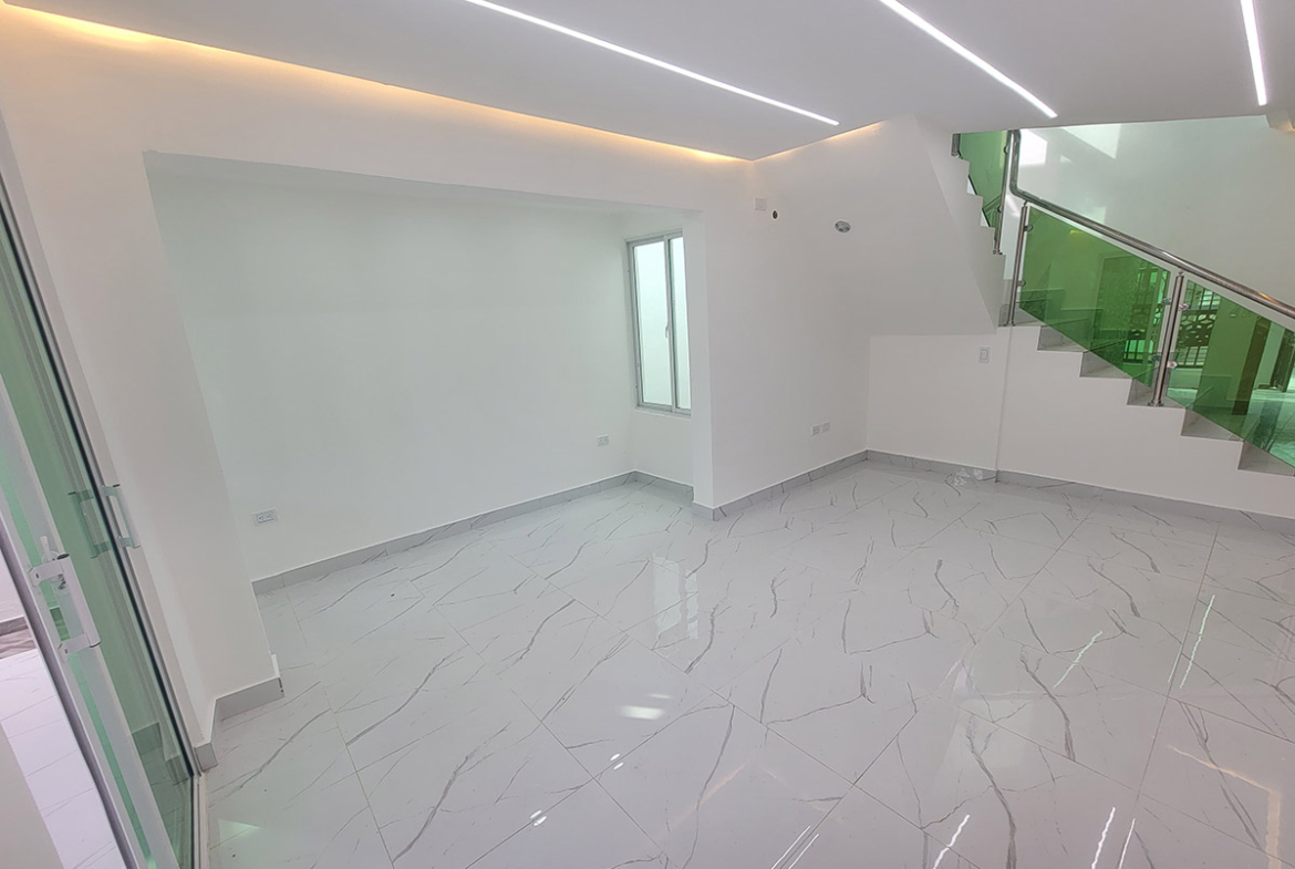Casa Nueva y Lujosa en Prado Oriental Próximo a la Av. Ecólogica