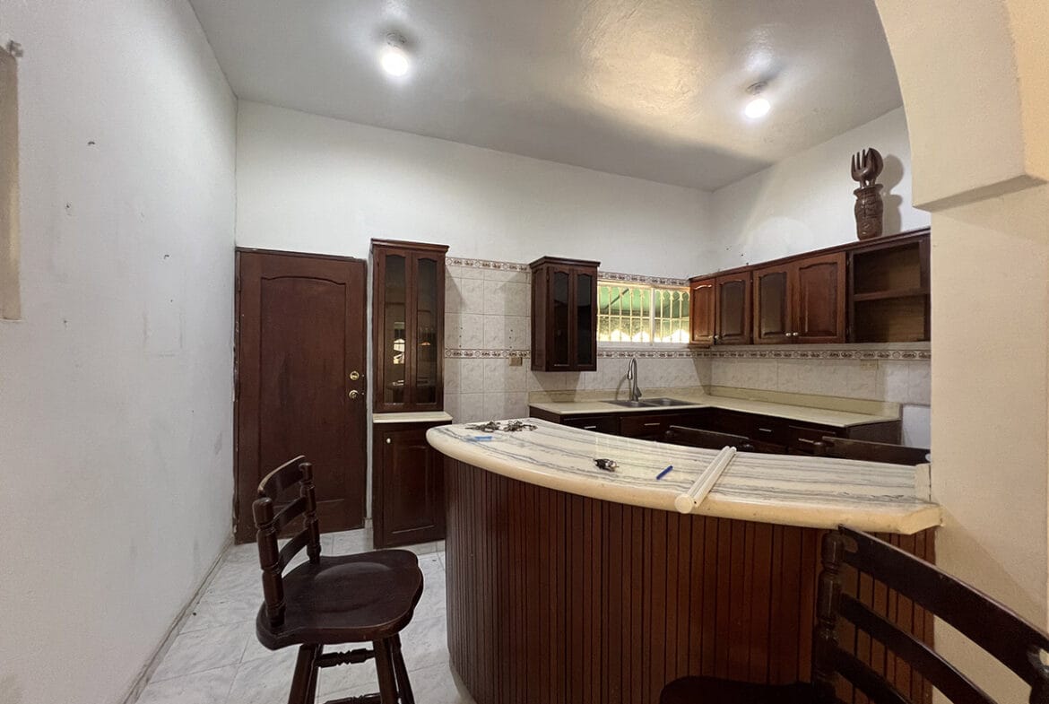 Casa en “EL ROSAL” De Estilo Clásico Próximo a La San Vicente