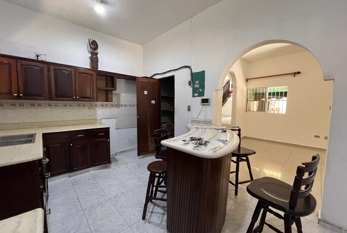 Casa en “EL ROSAL” De Estilo Clásico Próximo a La San Vicente