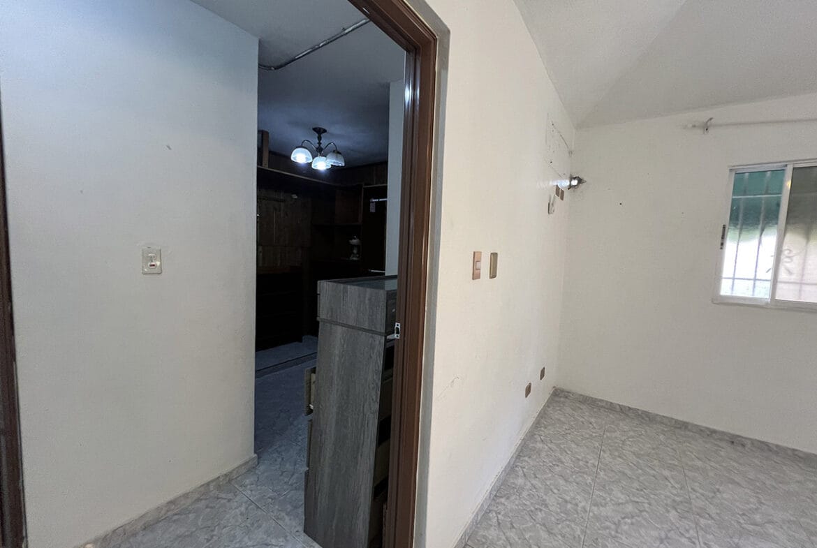 Casa en “EL ROSAL” De Estilo Clásico Próximo a La San Vicente