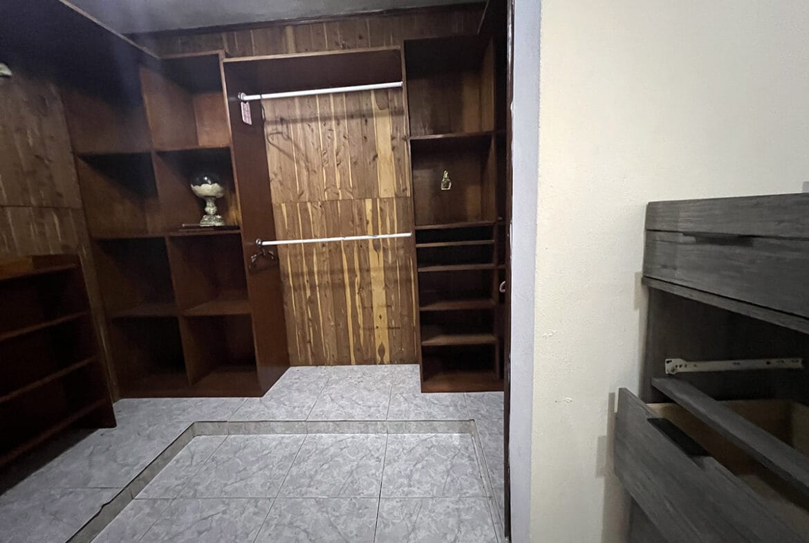 Casa en “EL ROSAL” De Estilo Clásico Próximo a La San Vicente