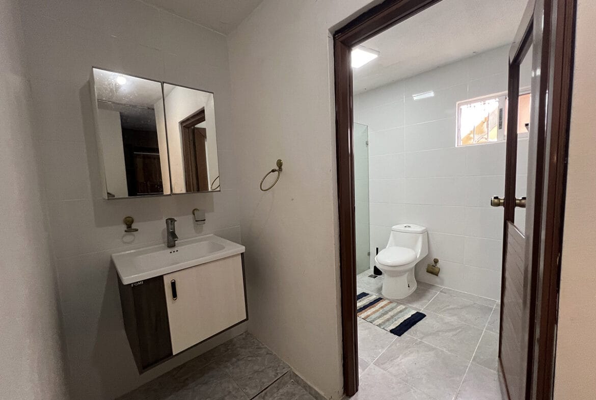 Casa en “EL ROSAL” De Estilo Clásico Próximo a La San Vicente