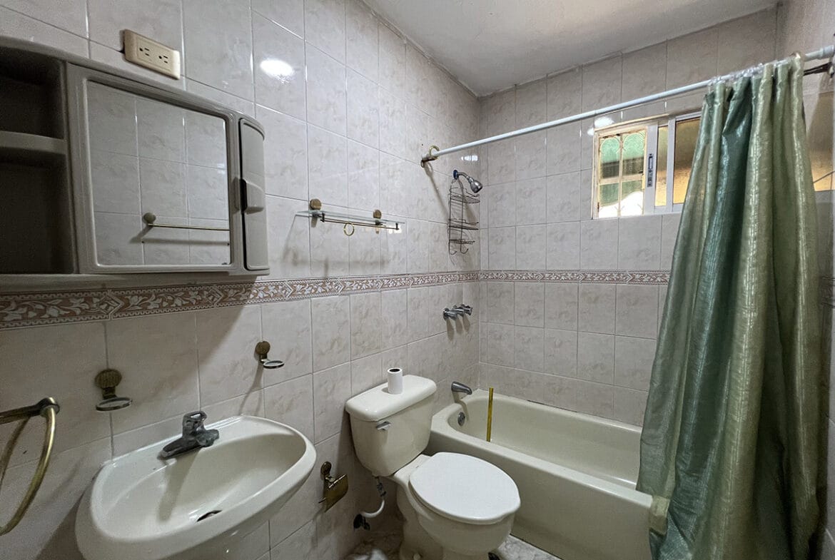 Casa en “EL ROSAL” De Estilo Clásico Próximo a La San Vicente