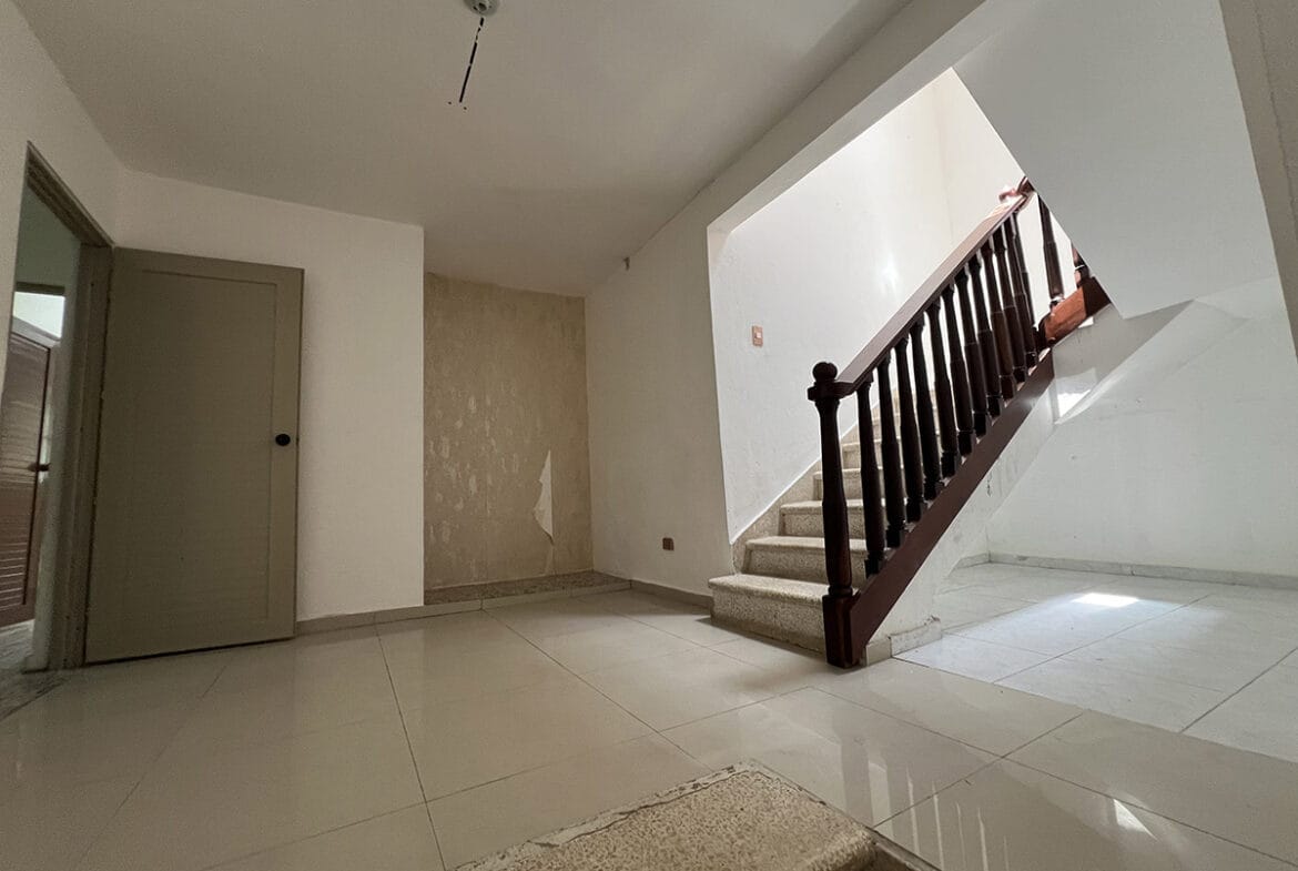 Casa en “EL ROSAL” De Estilo Clásico Próximo a La San Vicente