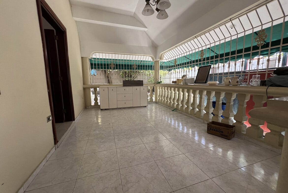 Casa en “EL ROSAL” De Estilo Clásico Próximo a La San Vicente