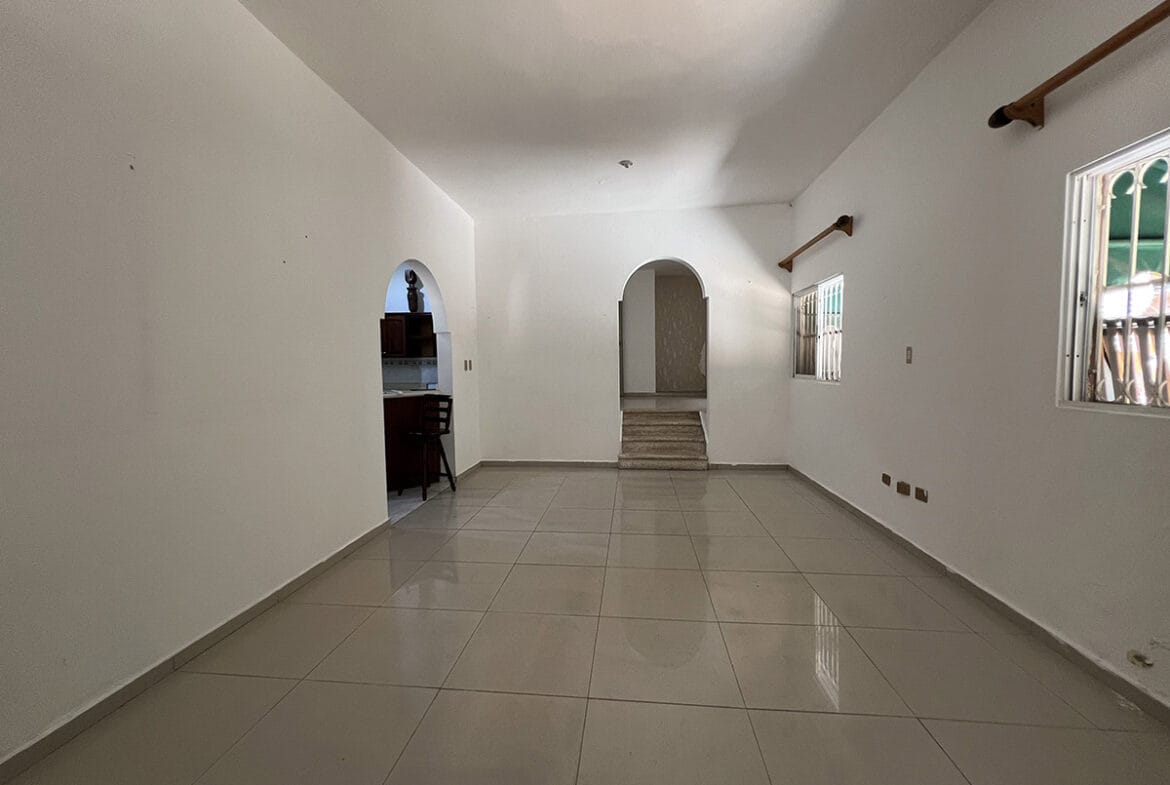 Casa en “EL ROSAL” De Estilo Clásico Próximo a La San Vicente
