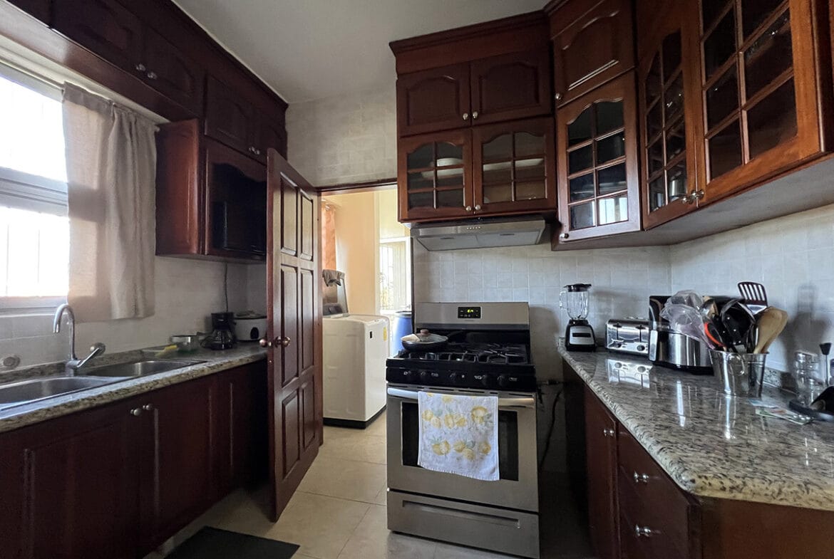 Apartamento Amueblado Frente Al Mar en La Avenida España