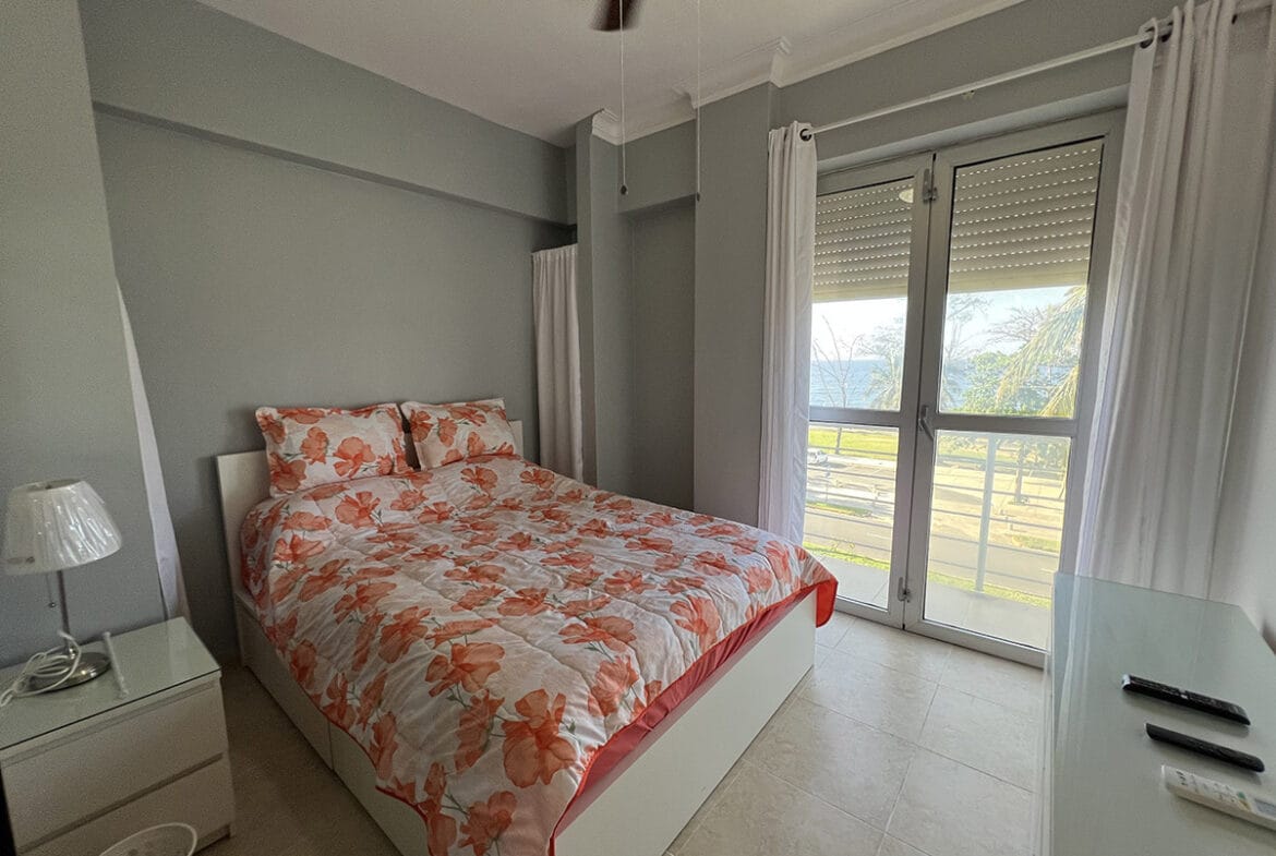 Apartamento Amueblado Frente Al Mar en La Avenida España