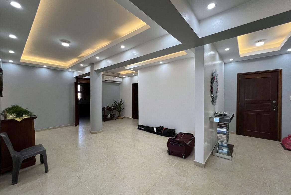 Apartamento Amueblado Frente Al Mar en La Avenida España