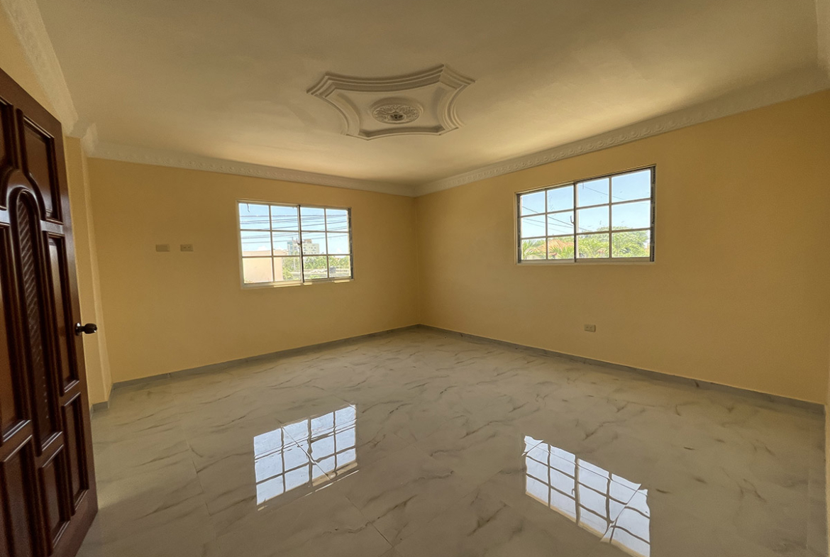 Casa Nueva en Venta Con Estilo Clásico en Prado Oriental
