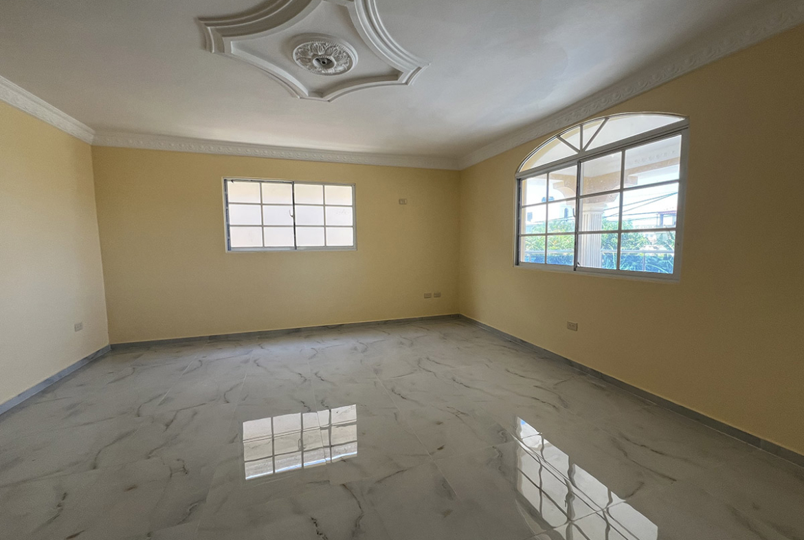 Casa Nueva en Venta Con Estilo Clásico en Prado Oriental