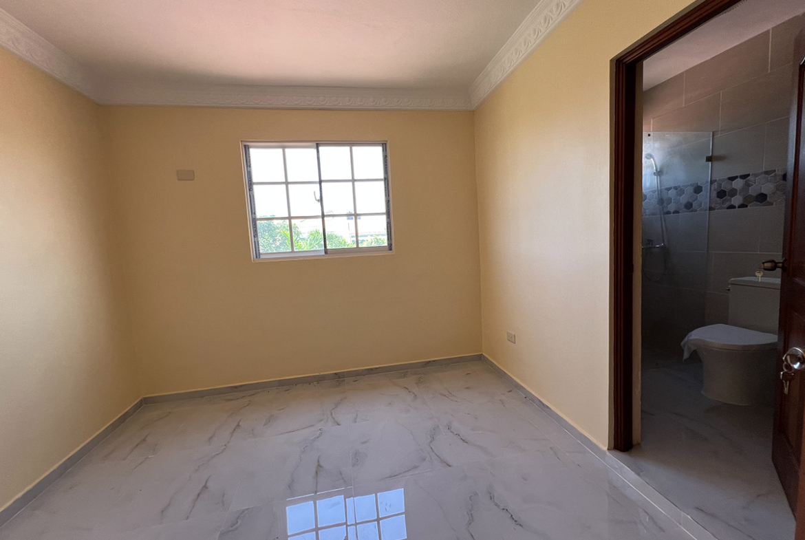 Casa Nueva en Venta Con Estilo Clásico en Prado Oriental