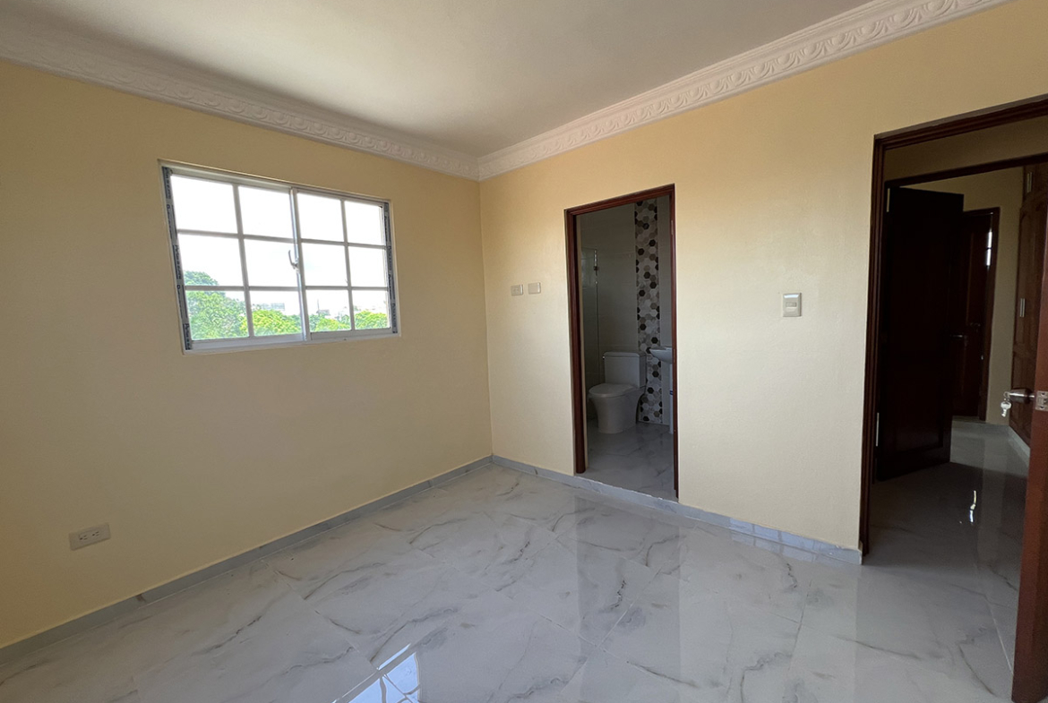 Casa Nueva en Venta Con Estilo Clásico en Prado Oriental