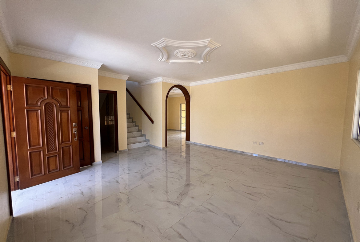 Casa Nueva en Venta Con Estilo Clásico en Prado Oriental