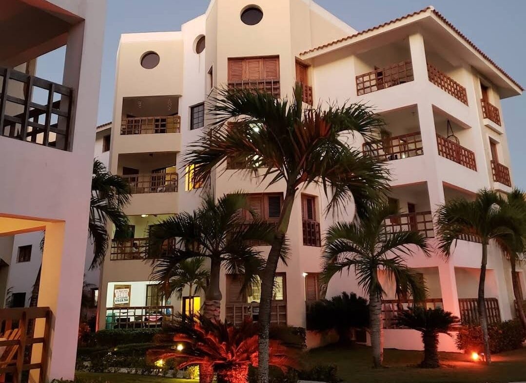 Apartamento en Primera Línea de Playa en Merechiaro Juan Dolio