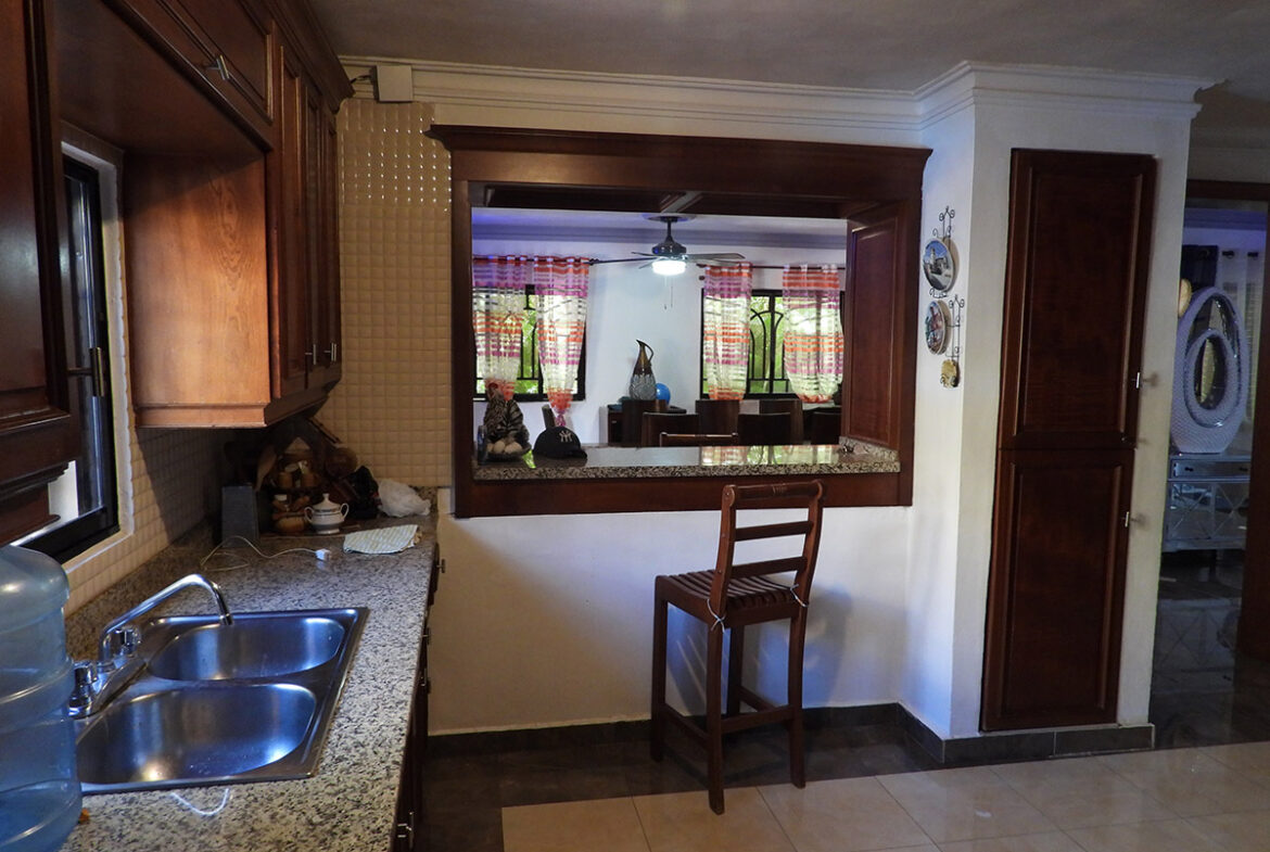 Casa en La Urbanización Italia Con Mucho Patio