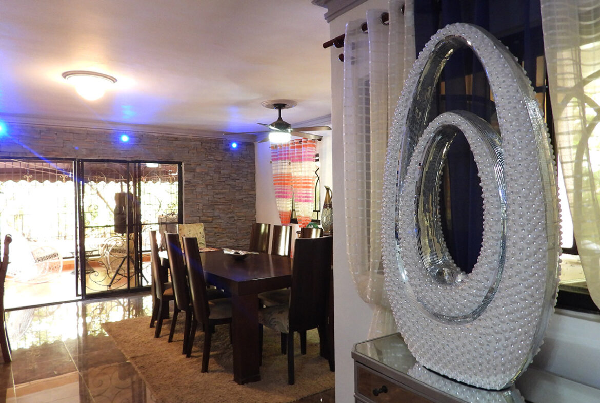 Casa en La Urbanización Italia Con Mucho Patio