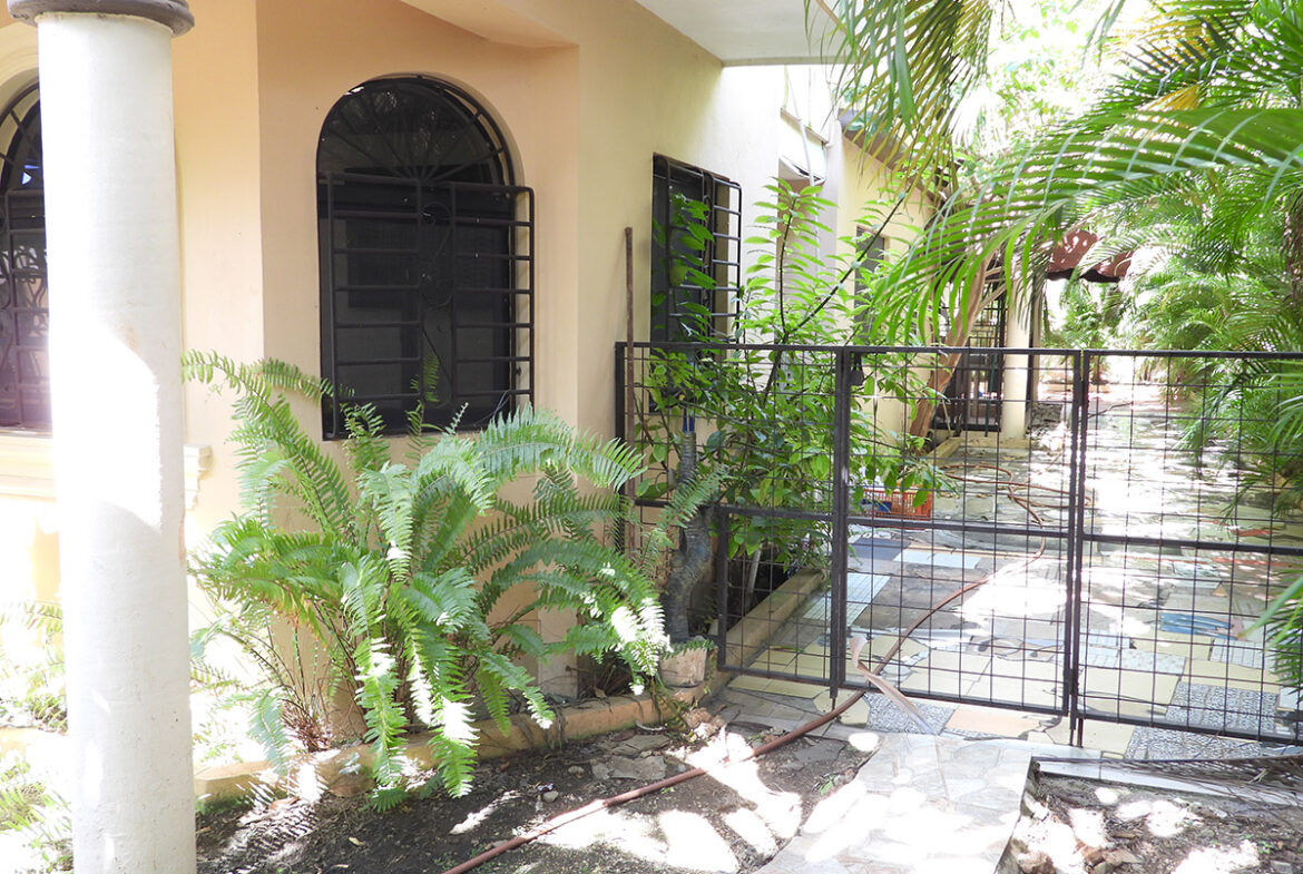 Casa en La Urbanización Italia Con Mucho Patio