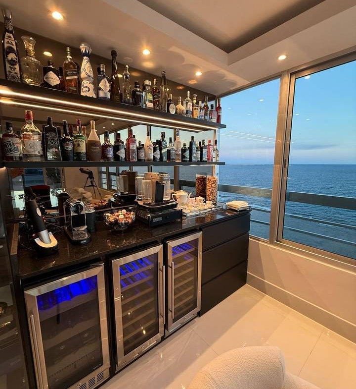Penthouse Frente al Mar Piso 14 en Juan Dolió Las Olas