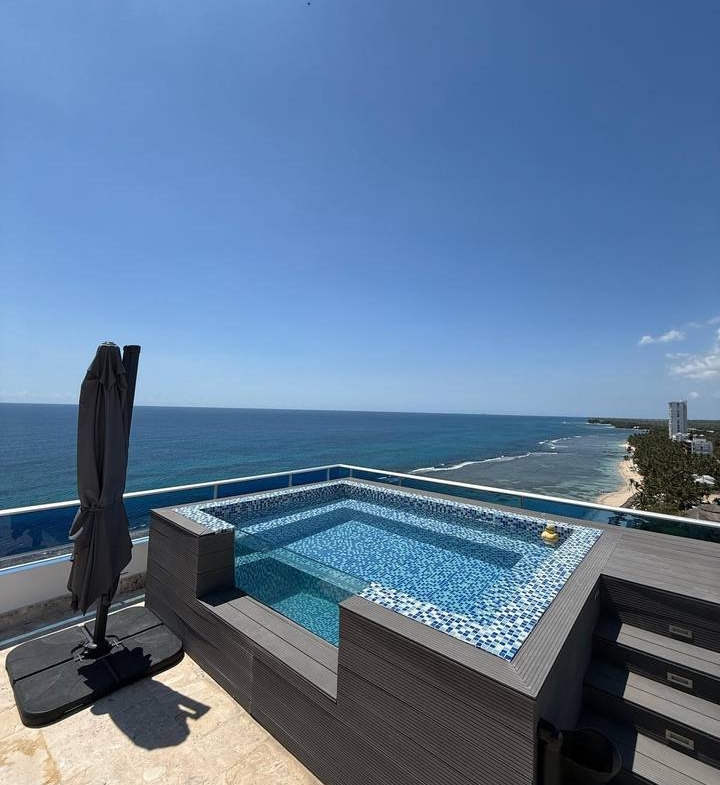 Penthouse Frente al Mar Piso 14 en Juan Dolió Las Olas