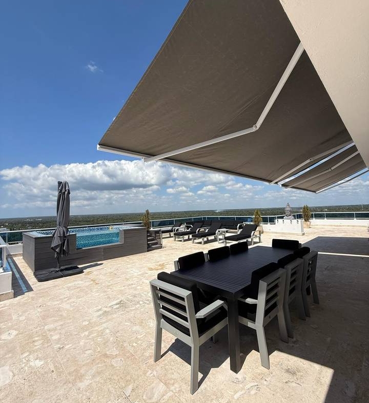 Penthouse Frente al Mar Piso 14 en Juan Dolió Las Olas