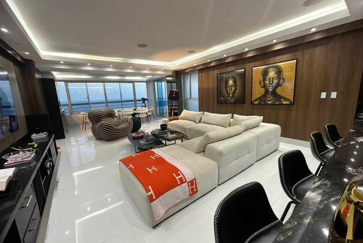 Penthouse Frente al Mar Piso 14 en Juan Dolió Las Olas