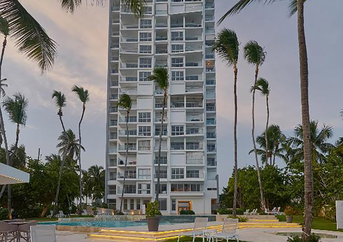 Piso 15 Frente a La Playa en Juan Dolio con Mejor Vista del Caribe