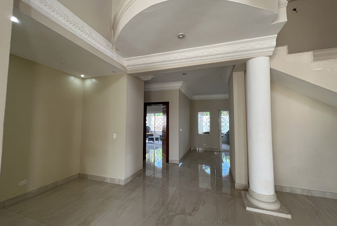 Mejor Casa de Prado Oriental en Veta y Negociable