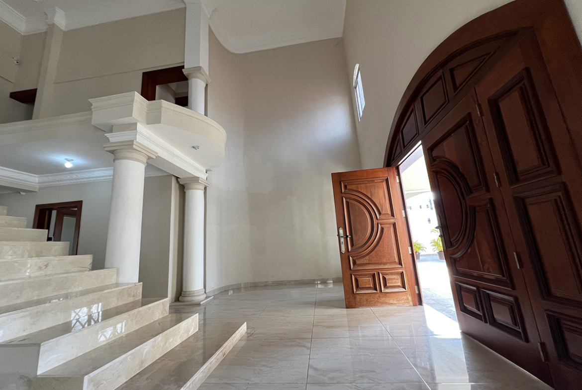 Mejor Casa de Prado Oriental en Veta y Negociable