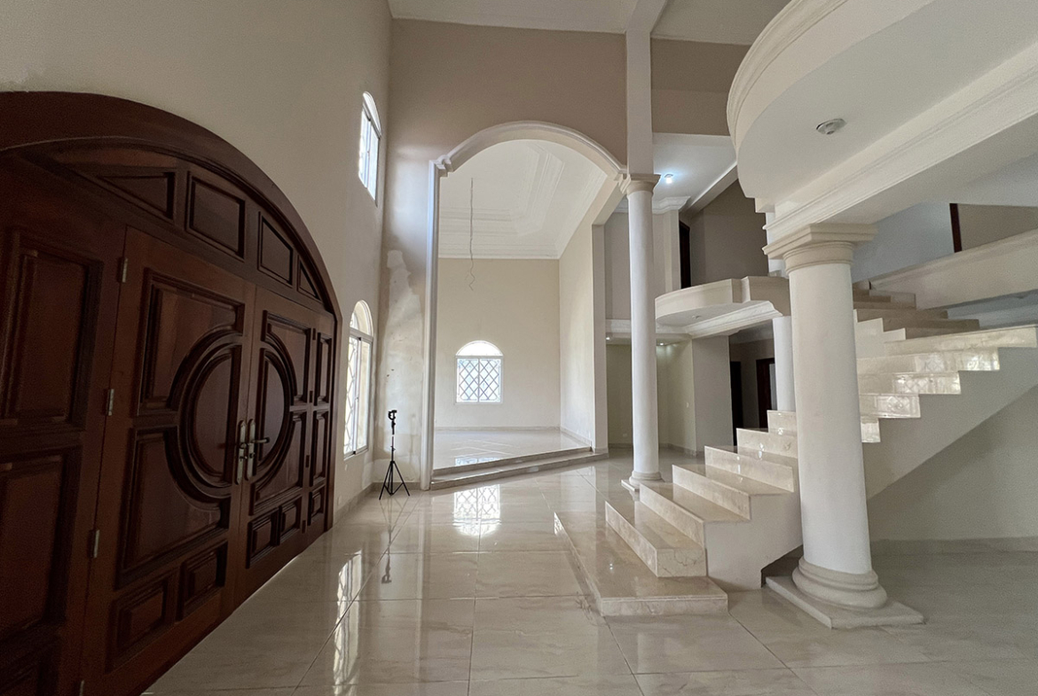Mejor Casa de Prado Oriental en Veta y Negociable