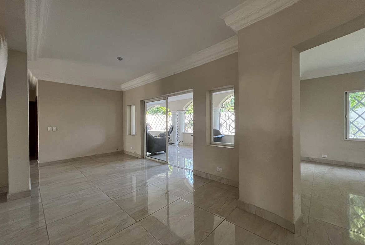 Mejor Casa de Prado Oriental en Veta y Negociable