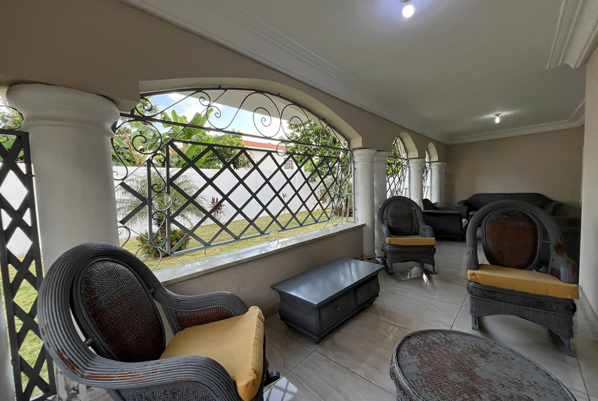 Mejor Casa de Prado Oriental en Veta y Negociable