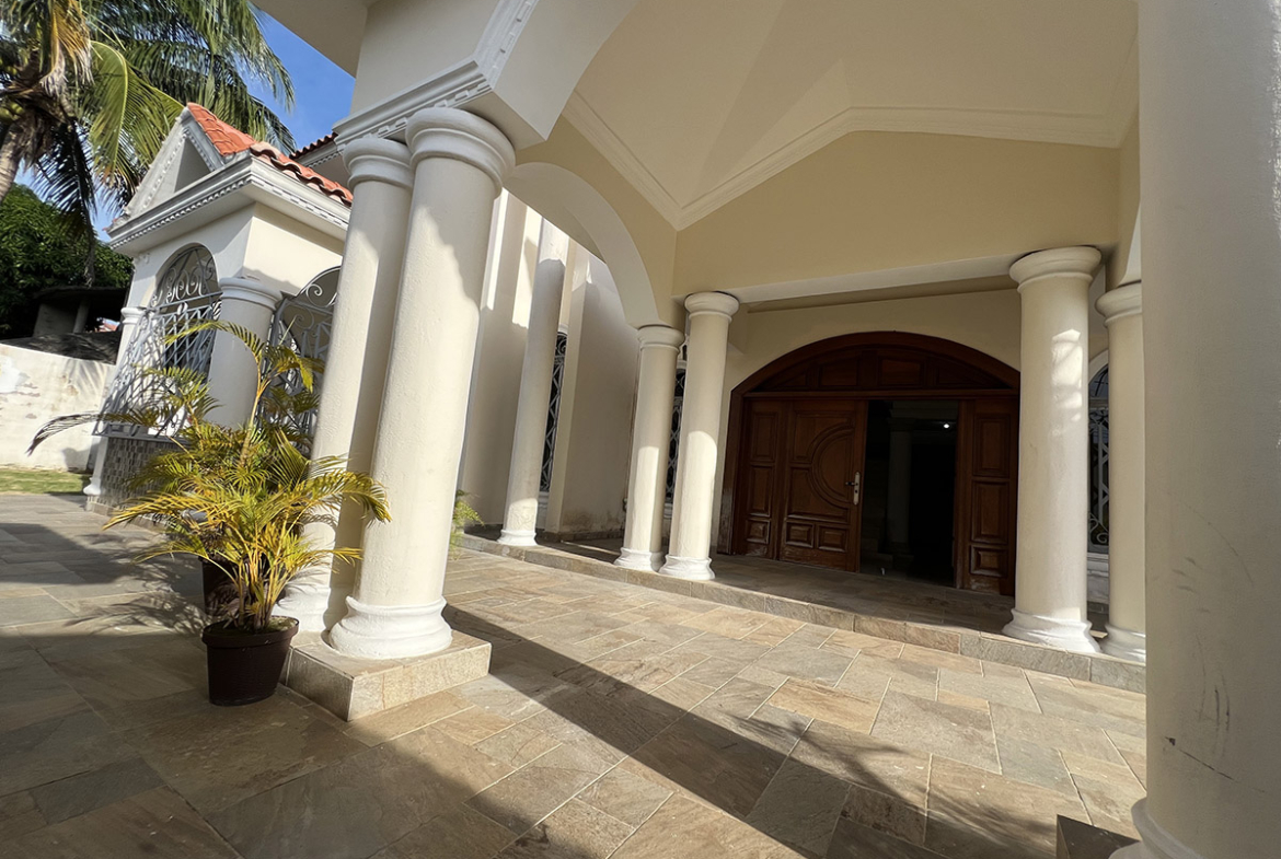 Mejor Casa de Prado Oriental en Veta y Negociable